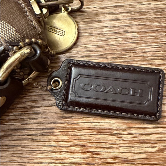 🤎 Coach Signature Swingpack Crossbody – Brown Monogram with Stripe - Picture 10 of 10